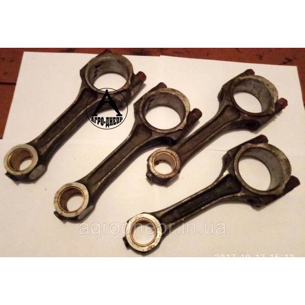 Д37-1004100Б Шатун Т-40