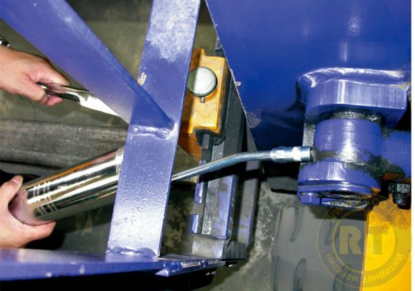 Шприц для консистентних мастил (солідолонагнітач) 400мл KING TONY Шприц для консистентних мастил (солідолонагнітач) 400мл KING TONY