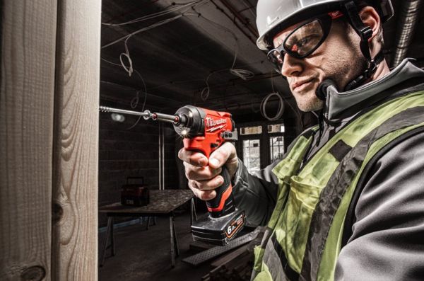 Винтоверт акумуляторнй M12 FID2-202X (170Нм) (+2 акумулятори, зарядний пристрій, HD кейс)