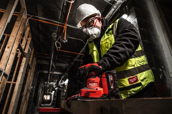Шліфмашина вібраційна акумуляторна MILWAUKEE, M18 BQSS-0, 113х104мм (каркас)