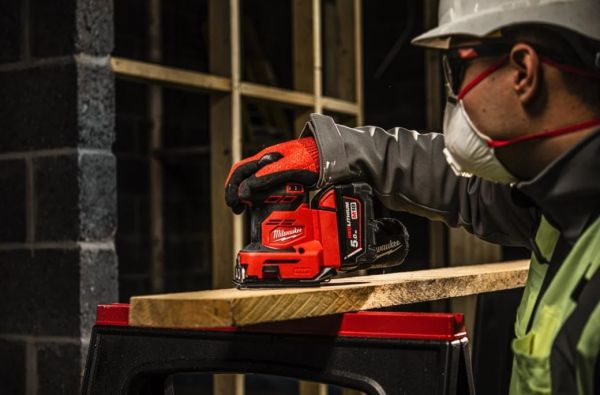 Машина шліфувальна вібраційна акумуляторна MILWAUKEE, M18 BQSS-502B (+зар.пр., 2 акум.Х5Аг, сумка)