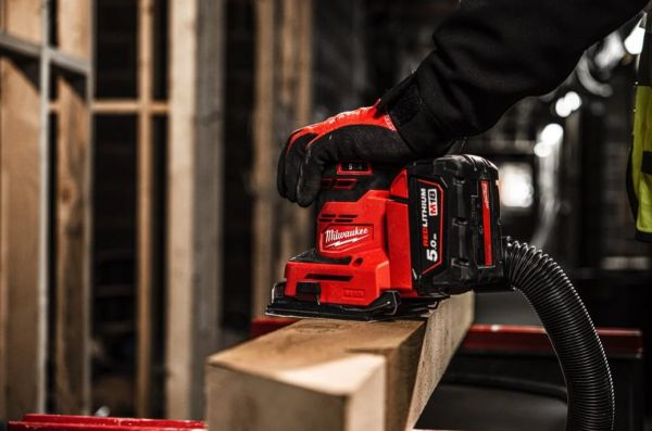 Машина шліфувальна вібраційна акумуляторна MILWAUKEE, M18 BQSS-502B (+зар.пр., 2 акум.Х5Аг, сумка)