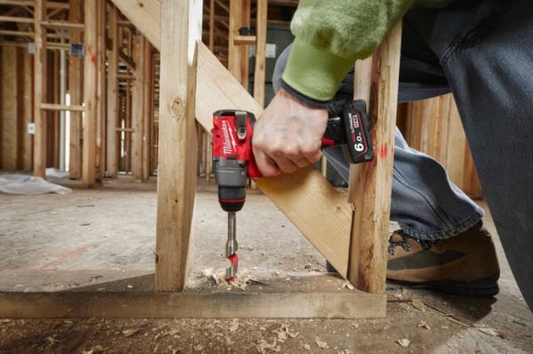 Дриль-шурупокрут акумуляторний безщітковий MILWAUKEE, M12 FDD2-602X (зарядний пристрій С12 С, 2 акумулятори М12 В6 6Аг, кліпса д