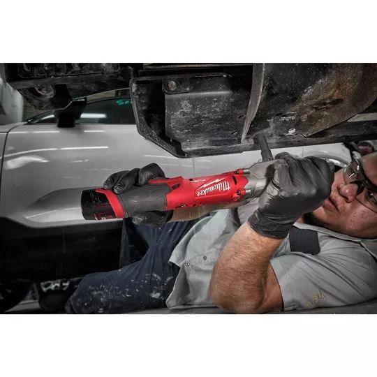 Акумуляторний кутовий ударний гайкокрут 1/2'' MILWAUKEE M12FRAIWF12-0 FUEL оберт. мом. 270 Нм, 49334