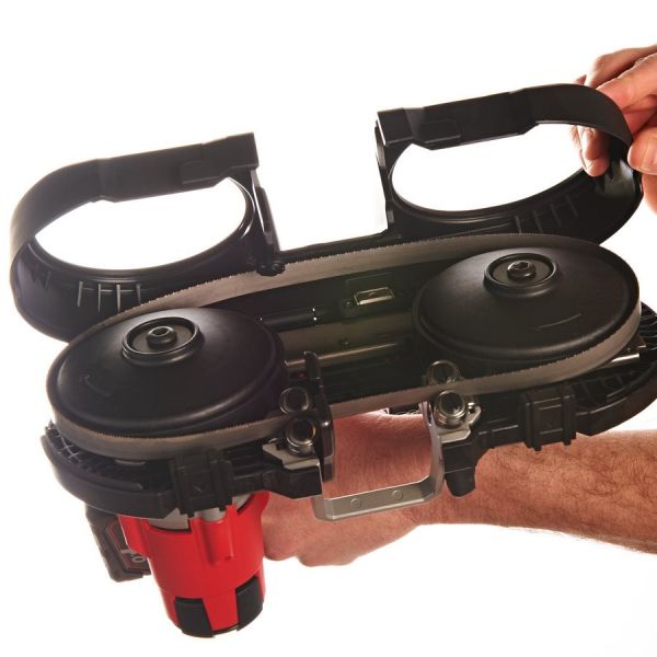 Пила стрічкова акумуляторна MILWAUKEE, M12 BS-402C (зарядний пристрій С12 С, 2 акумулятори М12 В4 4Ач, полотно, кейс)