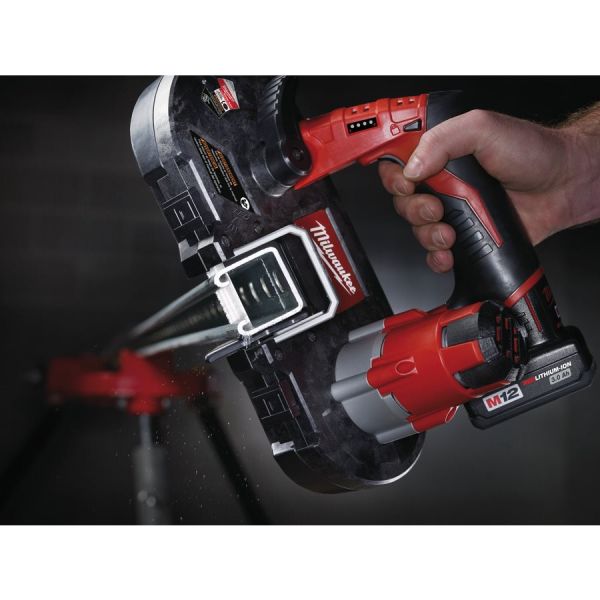 Пила стрічкова акумуляторна MILWAUKEE, M12 BS-402C (зарядний пристрій С12 С, 2 акумулятори М12 В4 4Ач, полотно, кейс)