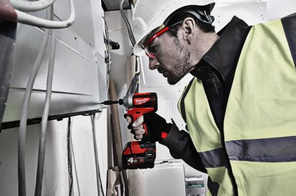 Гайкокрут акумуляторний безщітковий 1/4" HEX MILWAUKEE M18 CBLID-0 180Нм