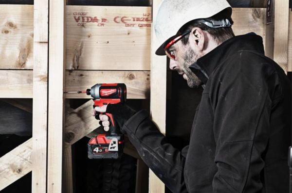 Гайкокрут акумуляторний безщітковий 1/4" HEX MILWAUKEE M18 CBLID-0 180Нм