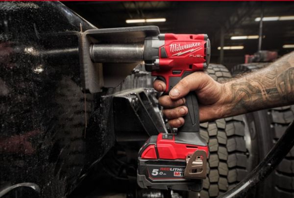 Гайковерт акумуляторний безщітковий 1/2'' MILWAUKEE, M18 FIW2P12-502X, 339Нм, з піном (зарядний пристрій M12-18 FC, 2 акумулятор