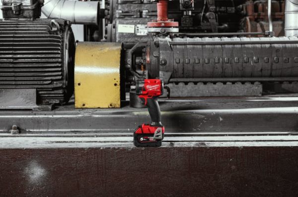Гайковерт акумуляторний безщітковий 1/2'' MILWAUKEE, M18 FIW2P12-502X, 339Нм, з піном (зарядний пристрій M12-18 FC, 2 акумулятор