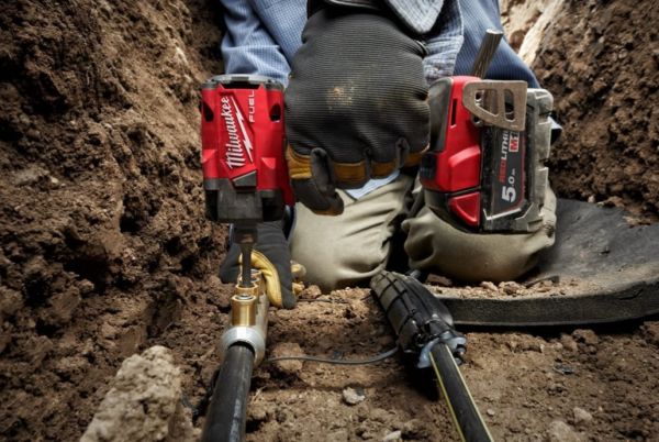 Гайковерт акумуляторний безщітковий 1/2'' MILWAUKEE, M18 FIW2F12-502Х, 339Нм, з кільцем (зарядний пристрій M12-18 FC, 2 акумулят