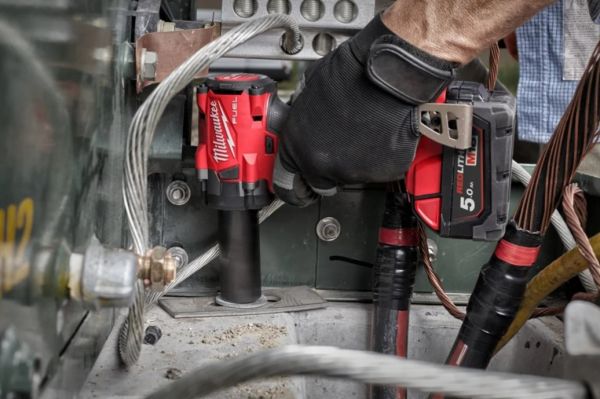 Гайковерт акумуляторний безщітковий 1/2'' MILWAUKEE, M18 FIW2F12-502Х, 339Нм, з кільцем (зарядний пристрій M12-18 FC, 2 акумулят