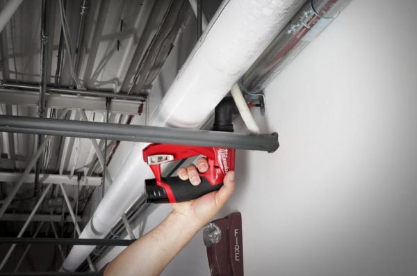 Дриль-шуруповерт акумуляторний безщітковий MILWAUKEE, M12 FDDX-0, 34Нм (каркас без насадок, кліпса для ременя)