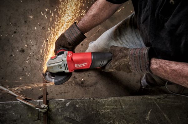 Кутошліфувальна машина AGV 13-125 XSPDEB с AVS, тормозом и лопаточным выключателем MILWAUKEE