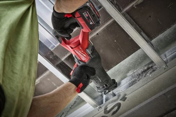 Пила шабельна акумуляторна безщіткова MILWAUKEE, M18 FSZ-0X (каркас, полотно, HDкейс)