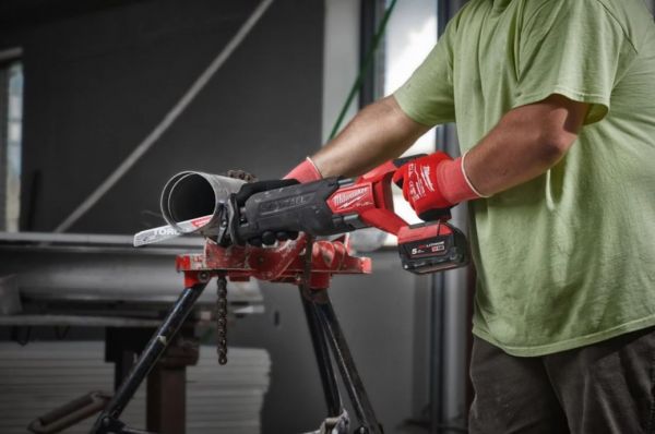 Пила шабельна акумуляторна безщіткова MILWAUKEE, M18 FSZ-0X (каркас, полотно, HDкейс)