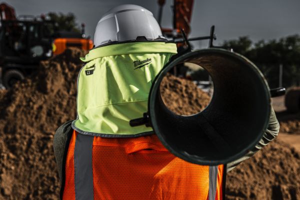 Каска захисна BOLT100 вентильована для промислового альпінізму біла MILWAUKEE