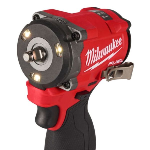 Гайковерт високомоментний MILWAUKEE 1/2" (746 Нм) M12 FCIWF12G3-502X (+2 акумулятори, зарядний пристрій, HD кейс)