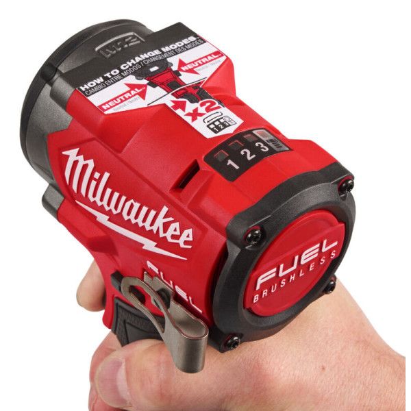 Гайковерт високомоментний MILWAUKEE 1/2" (746 Нм) M12 FCIWF12G3-502X (+2 акумулятори, зарядний пристрій, HD кейс)