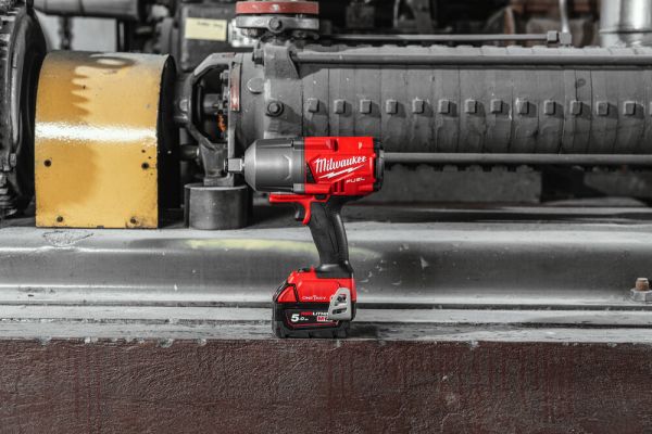 Гайковерт високомоментний MILWAUKEE 3/4" (2034Нм) M18 FUEL ONEFHIWF34-0 ONE-KEY (каркас)