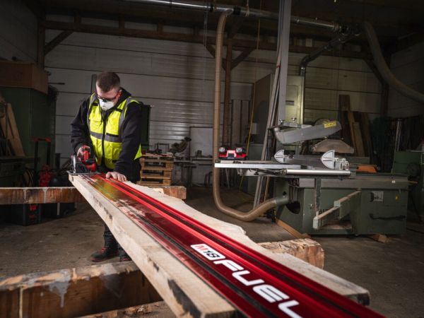 Пила дискова ручна акумуляторна MILWAUKEE M18 FCS66GR3-0 (каркас)