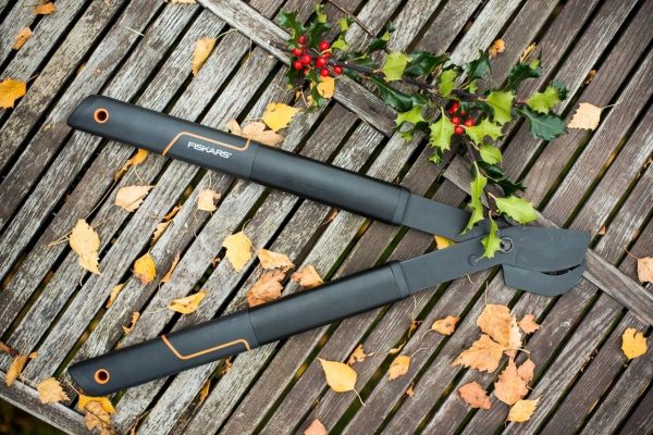 Набір садовий FISKARS (сучкоріз SingleStep S L28 та секатор площинний SingleStep P26 (1057760)