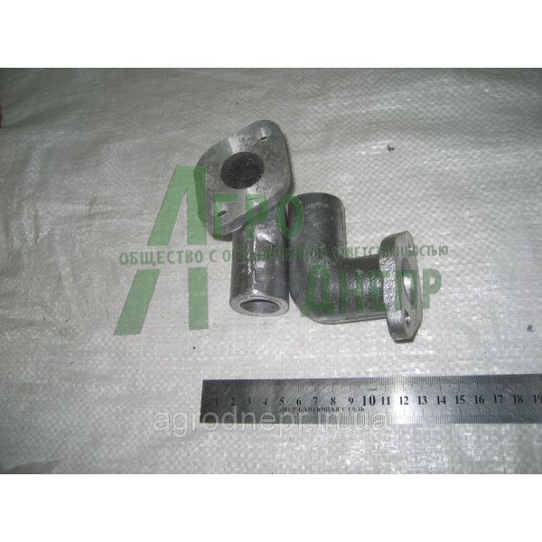 Патрубок з отвором 240-1015597