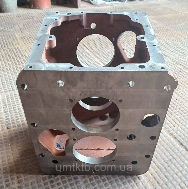 Корпус коробки передач КПП МТЗ 50-1701025А (УМТК)
