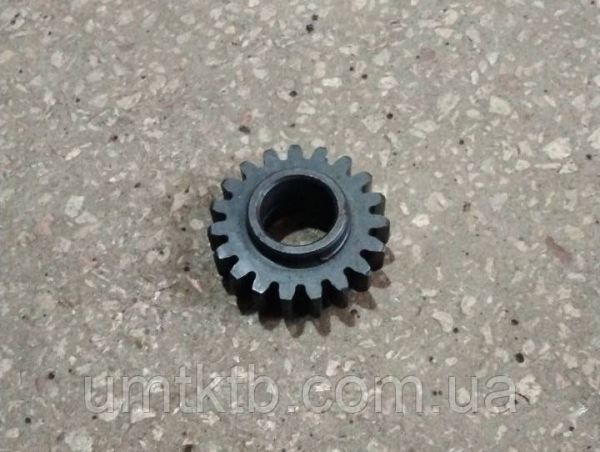 Шестерня промежуточная привода гидронасоса Т-16 (z=19) СШ24.22.103-2