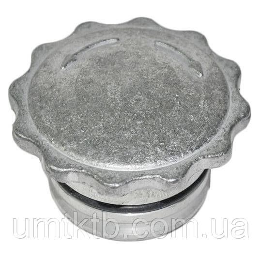 Крышка оливковой горловины МТЗ с уплотнительным кольцом А19.01.100-01