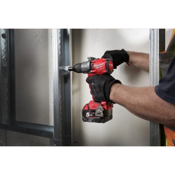 Аккумуляторная дрель-шуруповерт MILWAUKEE M18 ONEPD2-502X FUEL ONE-KEY (Li-Ion5Ач) крутящий момент 135Нм