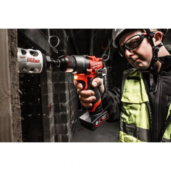 Аккумуляторная дрель-шуруповерт Milwaukee M12 FDD2-202X