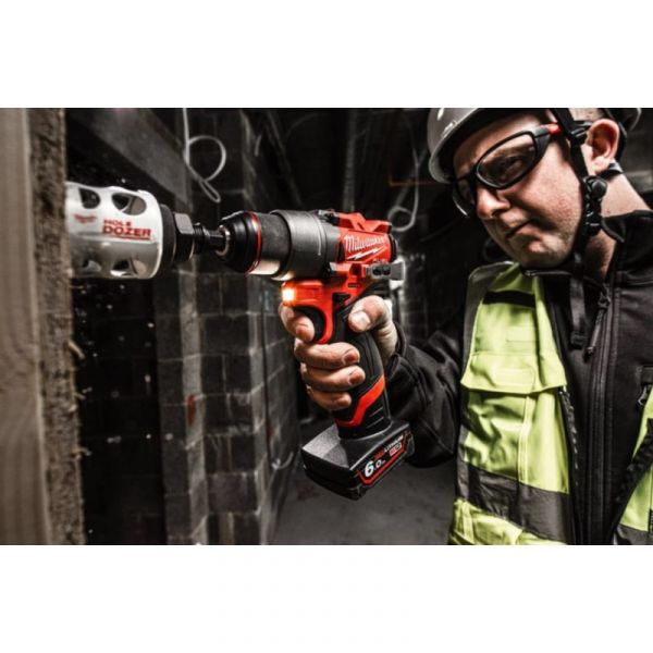 Аккумуляторная дрель-шуруповерт Milwaukee M12 FDD2-602X