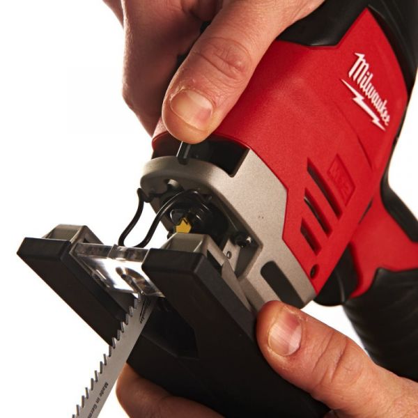 Аккумуляторный лобзик MILWAUKEE M12 JS-402B (Li-Ion 4Ач) 4933441700