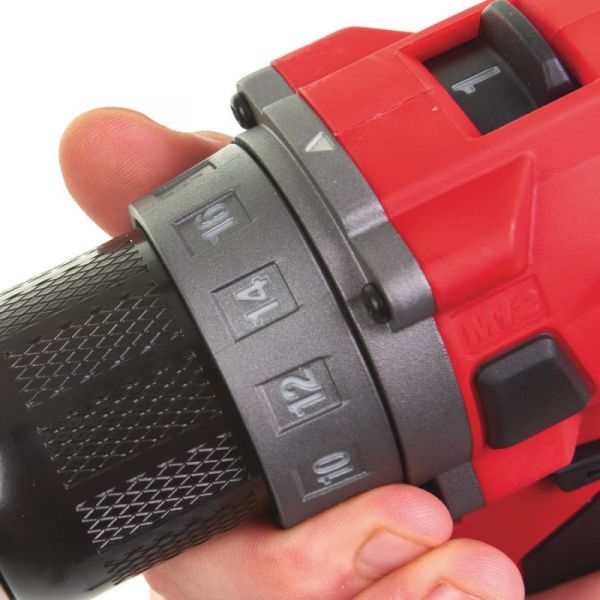 Дрель-шуруповерт аккумуляторный MILWAUKEE, M12 FDD-202X, 37Нм (+ заряд.устройство, 2 акум.Х 2Ач, HD кейс)