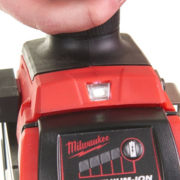 Дрель-шуруповерт аккумуляторный MILWAUKEE, M18 FDD2-502X,135Нм (+ заряд.устройство, 2 акум.Х 5Ач, HDкейс