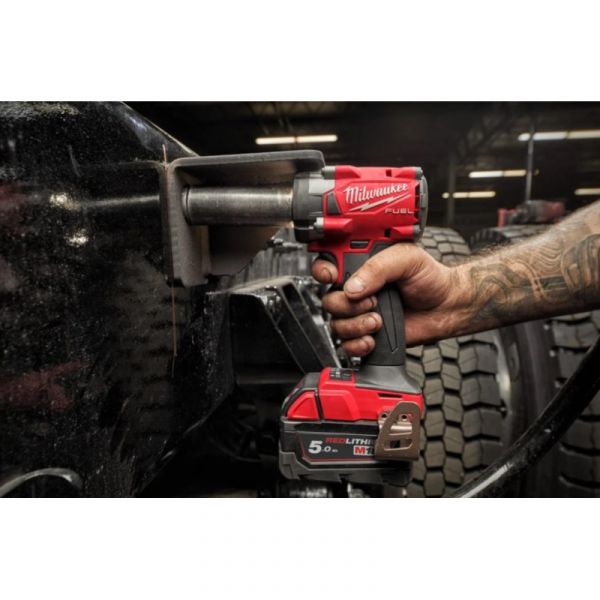 Гайкокрут акумуляторний 1/2" MILWAUKEE, M18 FIW2F12-502X, 339Нм (+зар.пристрій, 2акум.Х 5Аг,HD кейс)