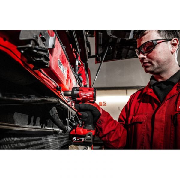 Гайковерт високомоментний MILWAUKEE 1/2" (339 Нм) MILWAUKEE M18 FUEL FIW2P12-502X з фіксацією піном