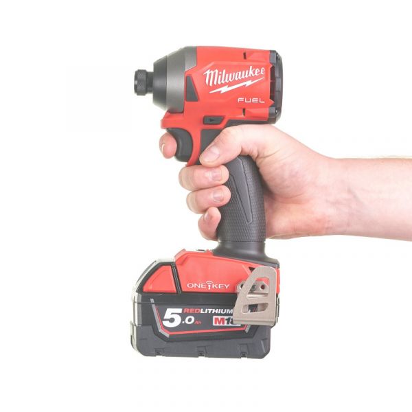 Гвинтокрут акумуляторний 1/4" HEX MILWAUKEE, M18 ONEID2-502X, 226Нм (+ заряд.пр.,2 акум.Х5Аг,HDкейс)