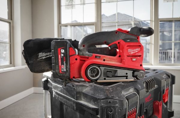 Шліфмашина стрічкова акумуляторна MILWAUKEE, M18 FBTS75-0