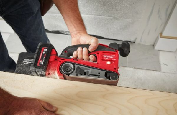Шліфмашина стрічкова акумуляторна MILWAUKEE, M18 FBTS75-0