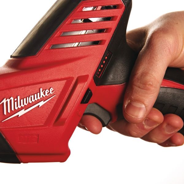 Акумуляторна шабельна пилка MILWAUKEE C12 HZ-202С 4933441195 (+ заряд.пристрій, 2 акум., HD кейс)