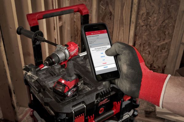 Дриль-шурупокрут з ударом акумуляторний M18 ONEPD2-0X 135Нм (HD кейс) MILWAUKEE