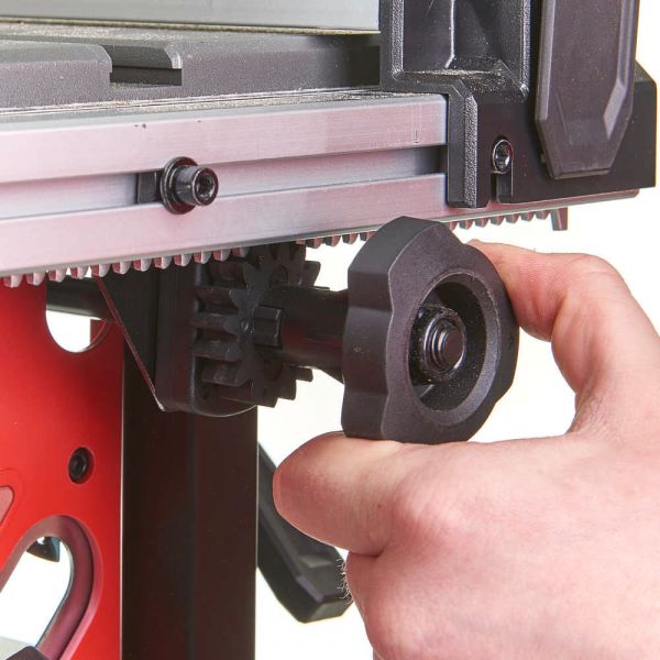 Пила настільно-циркулярна акумуляторна MILWAUKEE, M18 FTS210-121B, діаметр 210мм (зарядний пристрій M12-18 FC, 1 акумулятор FB12