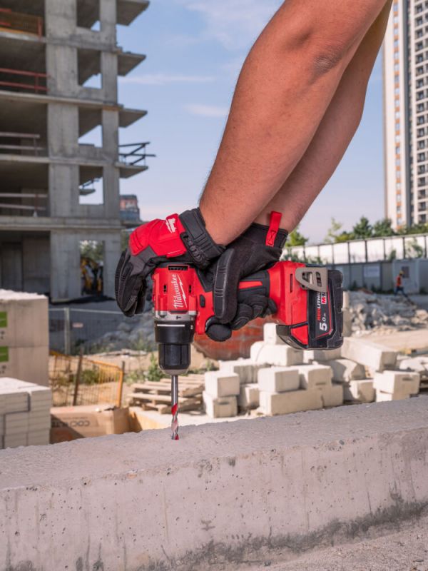 Дриль-шуруповерт акумуляторна безщіткова ударна MILWAUKEE M18 BLPDRC-0 (60Нм) (каркас) + M18 B2 подарунок