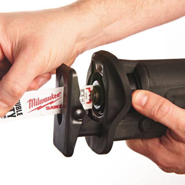 Шабельна пилка MILWAUKEE M18 HEAVY DUTY SAWZALL® M18 BSX-402C 4933447285