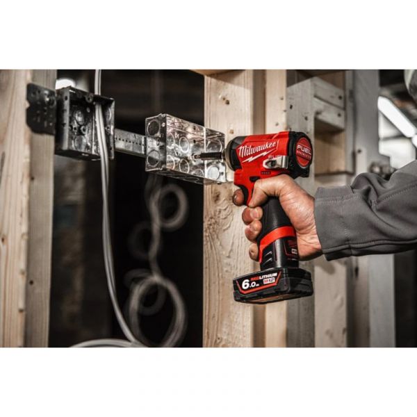 Винокрут аккумуляторный Milwaukee M12 FID2-202X